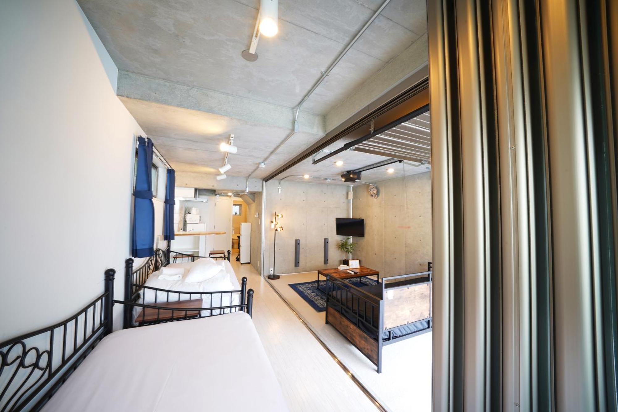 Laffitte Hirai Condominium Hotel Tokió Szoba fotó